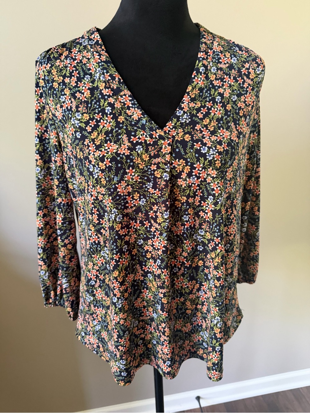 Vince Camuto Navy Peach Floral V-Neck 3/4 Sleeve Top Small